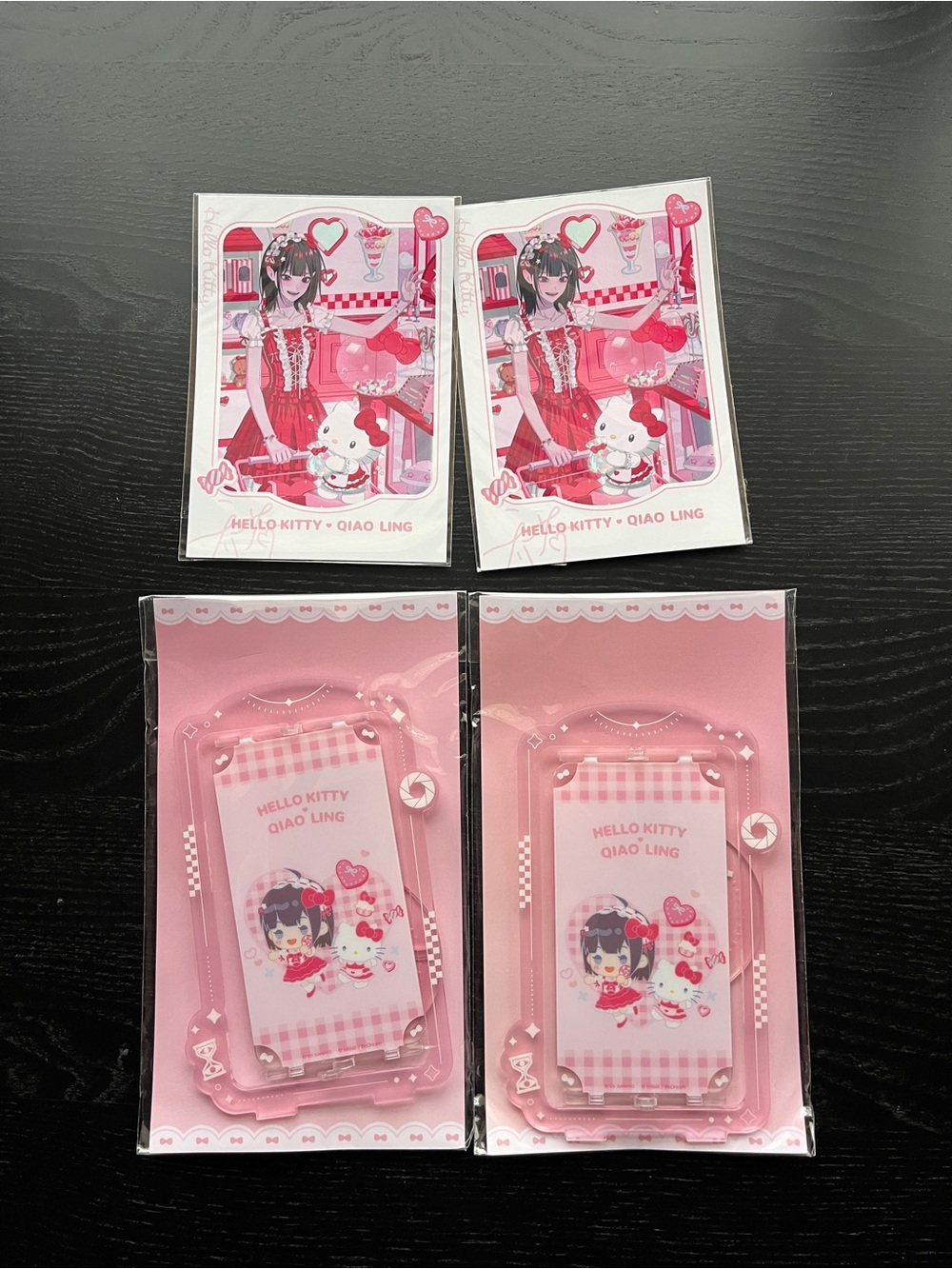 Rare Link Click x Sanrio Hello Kitty Acrylic Stand and Photocards